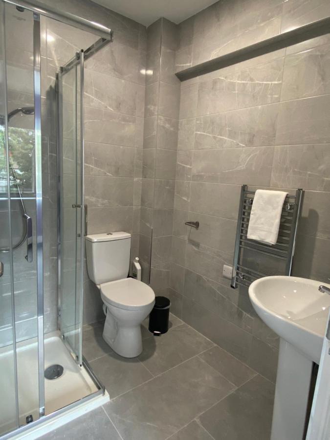 Madison House Aparthotel Голуей Екстериор снимка
