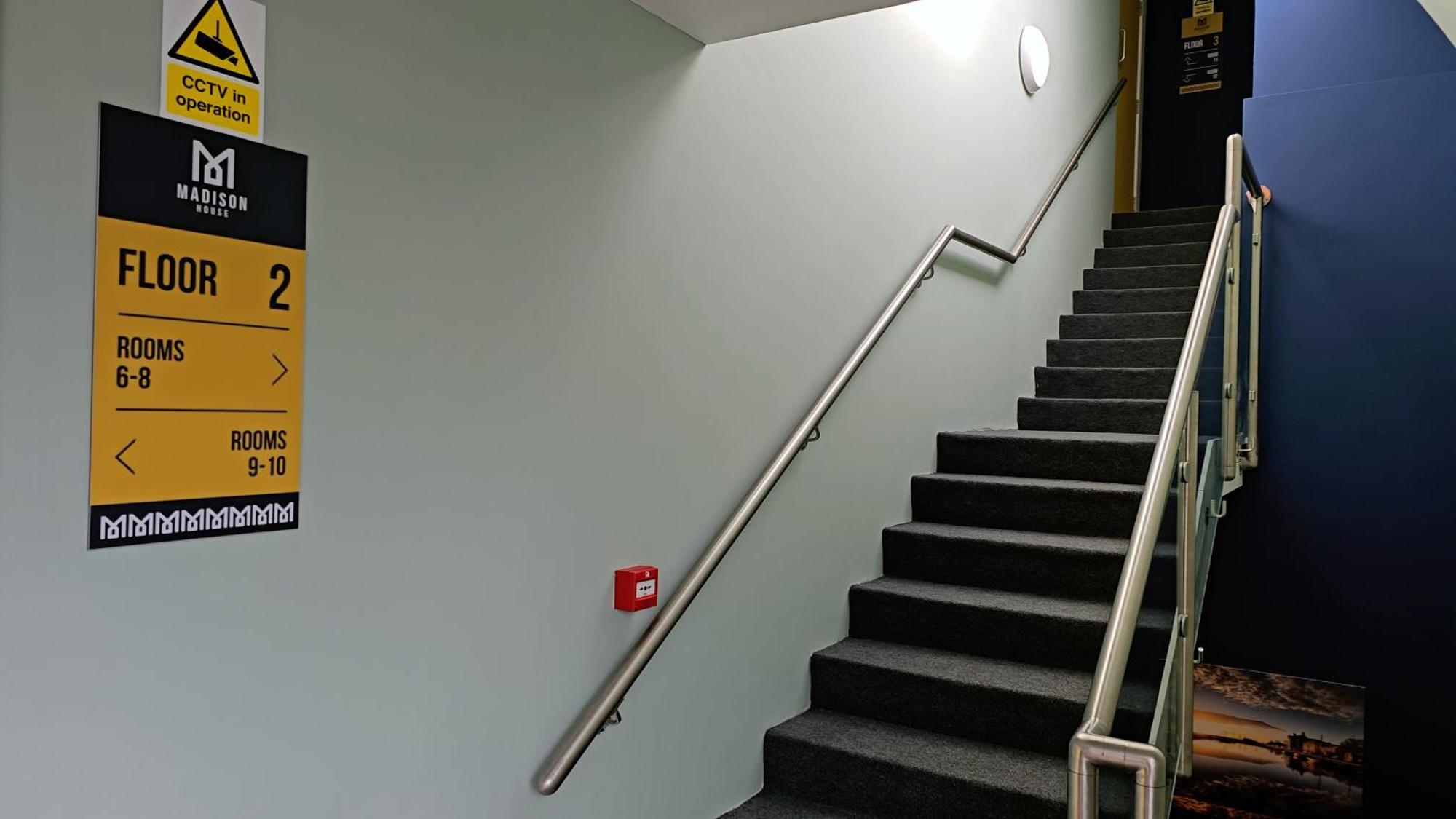 Madison House Aparthotel Голуей Екстериор снимка